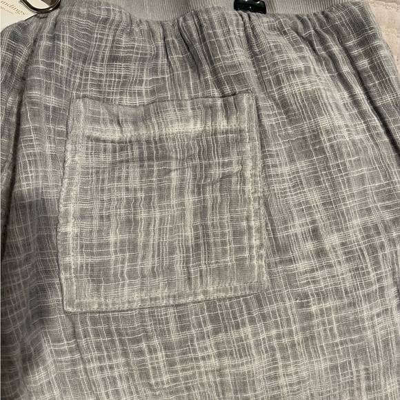 Soft surroundings light gray and white light weight pants. Size PXL - Picture 4 of 4